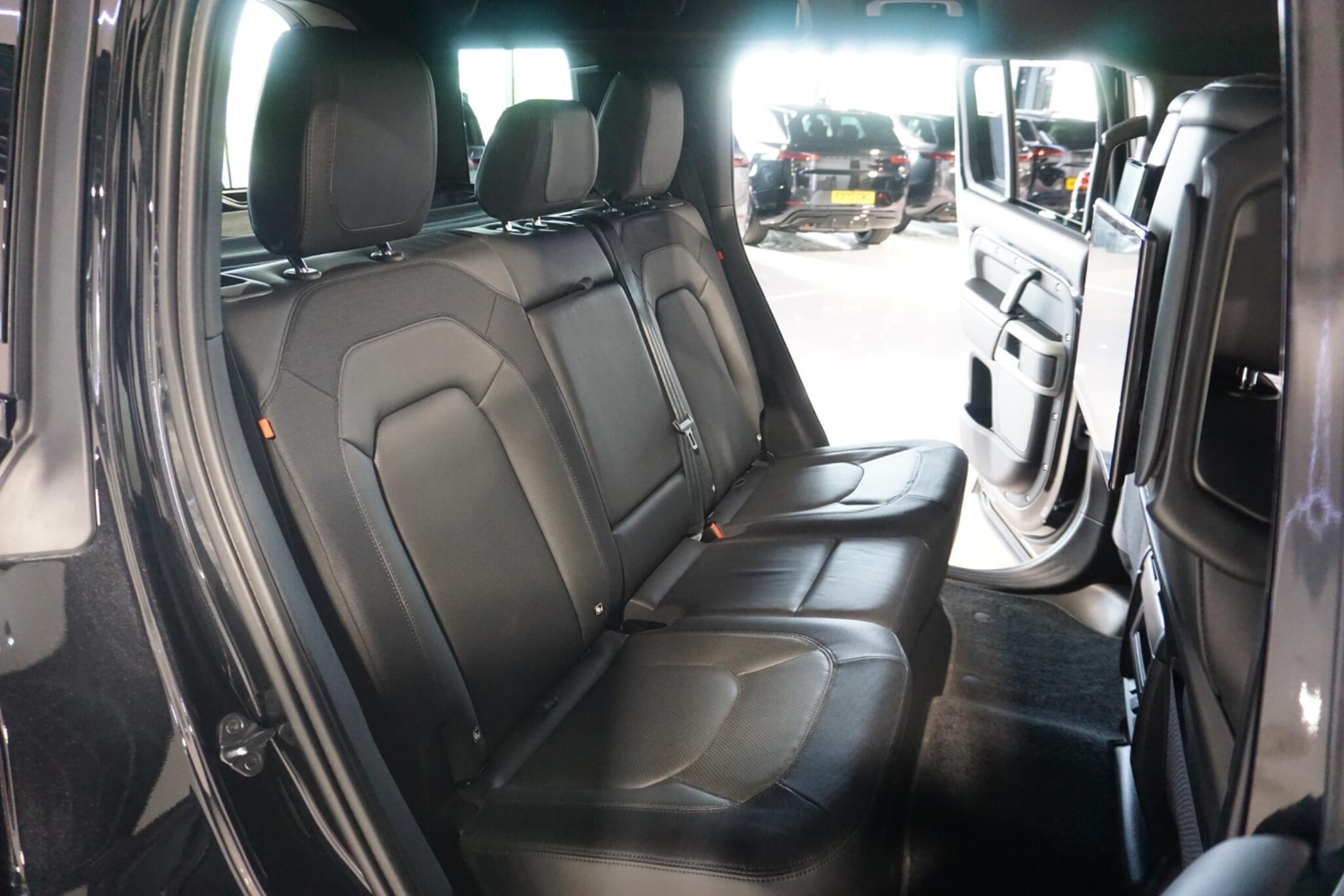 Land Rover Defender 110 3.0 D250 MHEV X-Dynamic HSE SUV 5dr Diesel Auto 4WD Euro 6 (s/s) (250 ps)
